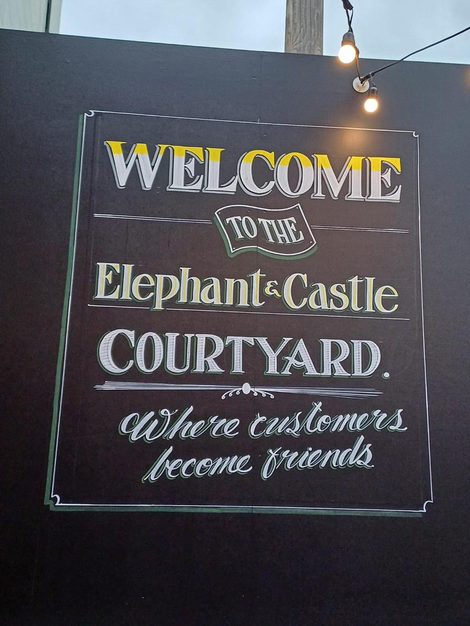 Elephant And Castle Wakefield Buitenkant foto